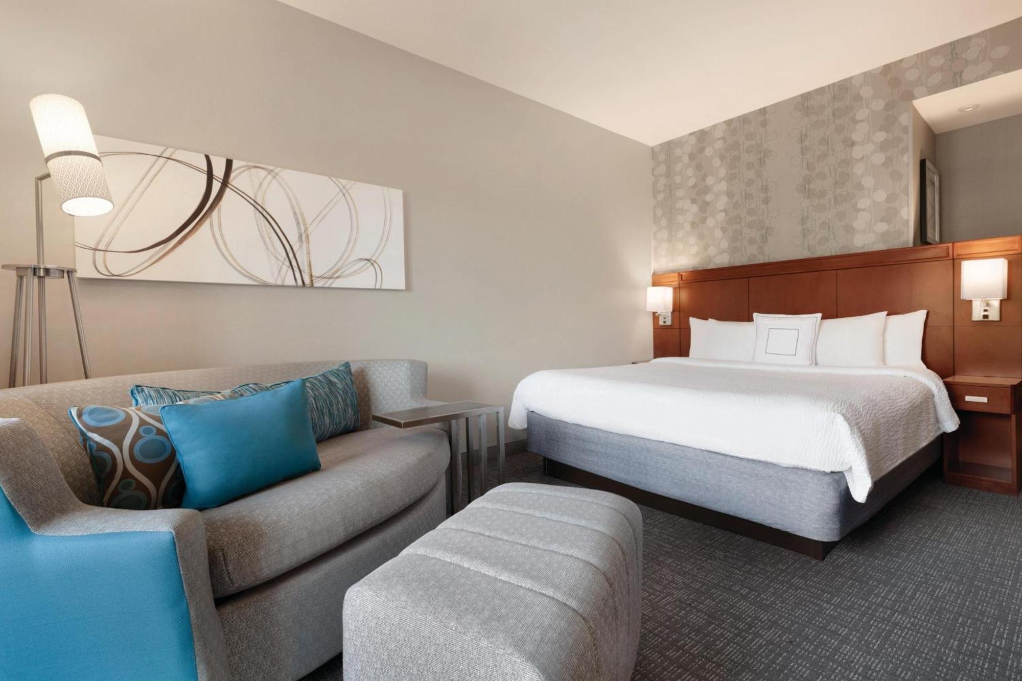 Отель Courtyard Charlotte Airport North Экстерьер фото